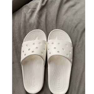Crocs classic white slides